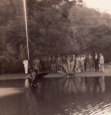 Dr. Cesar Guinle (de botas) com o Governador Macedo Soares e visitantes na sua propriedade. Parque São Clemente. Vê-se, entre outros, América Ventura Filho, Humberto de Moraes, Dante Laginestra e Augusto Luiz Spinelli.